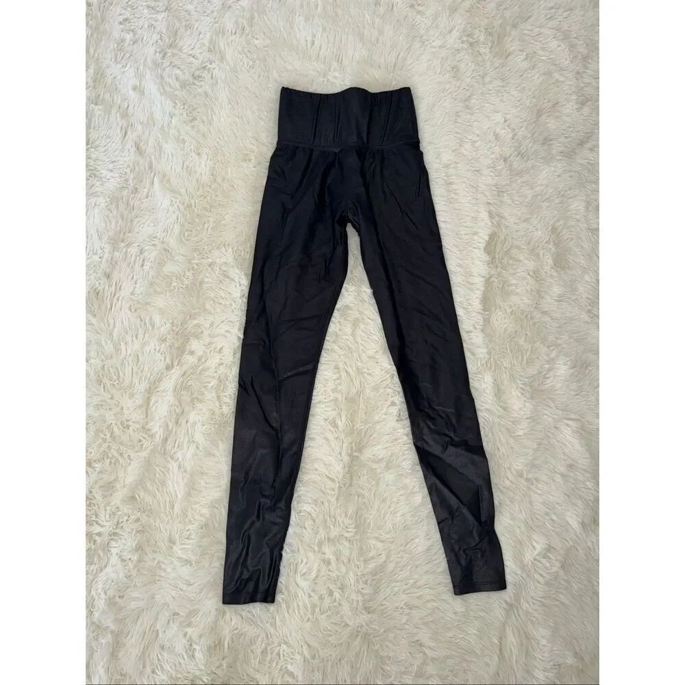 CARBON38 size XS black shiny leggings